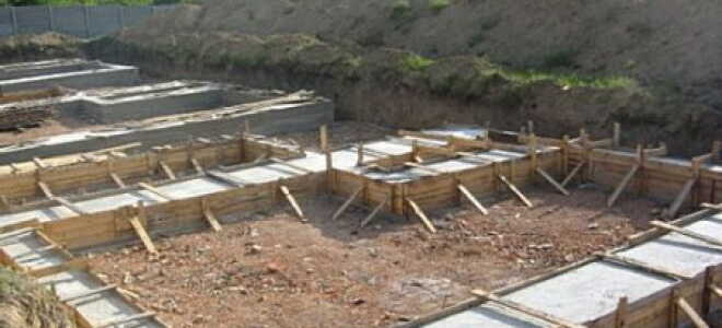 Как правильно залить ленточный фундамент