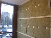 Минеральная вата зафиксирована "зонтиками"